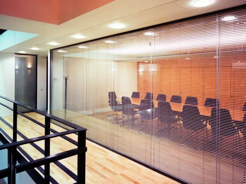 پارتیشن شیشه ای هومچه