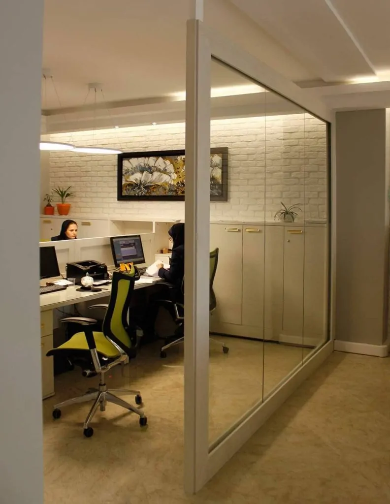 خرید پارتیشن شیشه ای در مشهد-هومچه